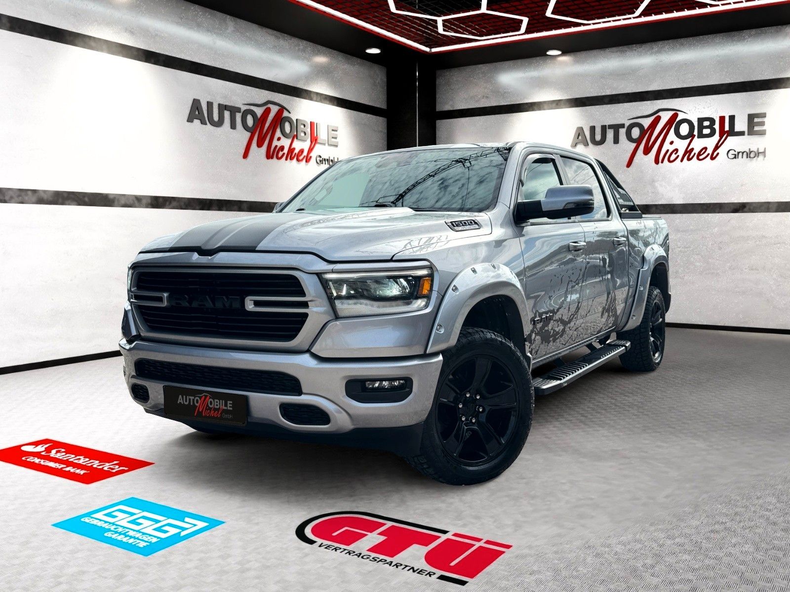 Dodge RAM 2023, 5.7 benzīns, Automāts, SUV/Apvidus, Pelēks — Latvijā