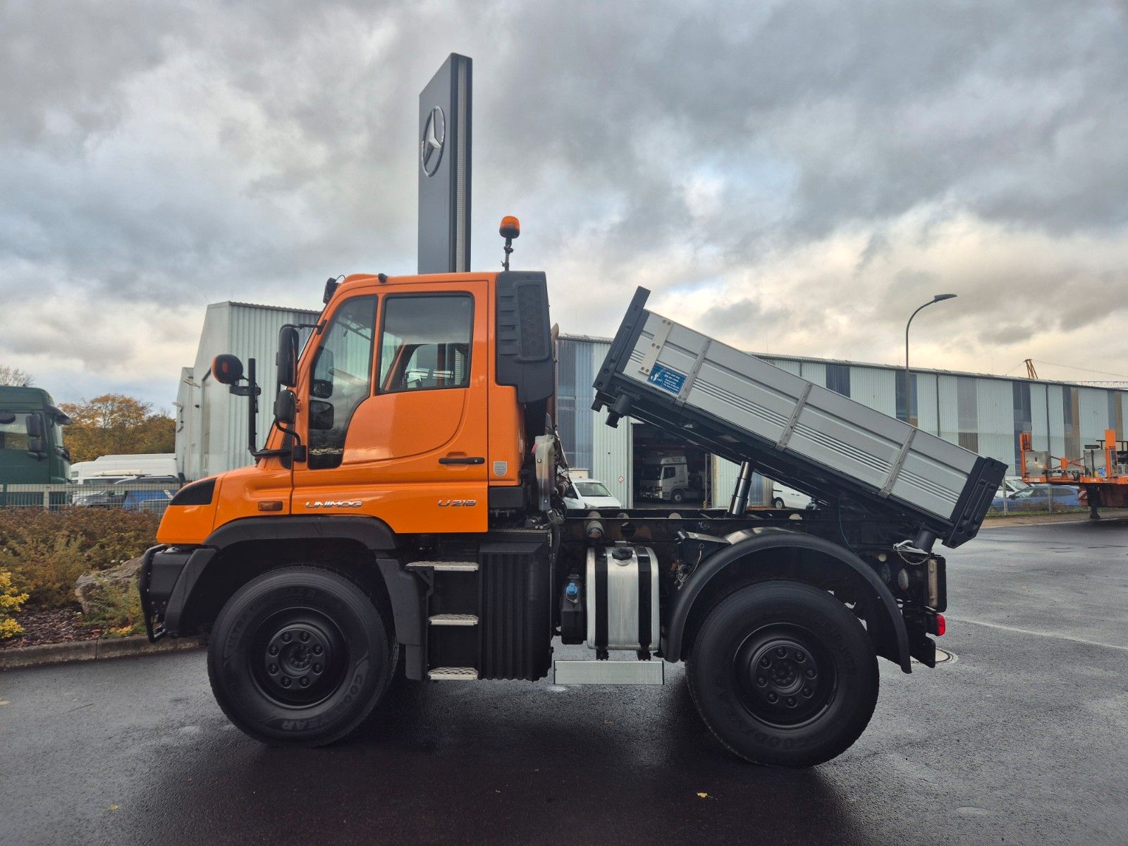 Fahrzeugabbildung Mercedes-Benz U 218 4x4 Winterdienst, Hydrostat, Zapfwelle