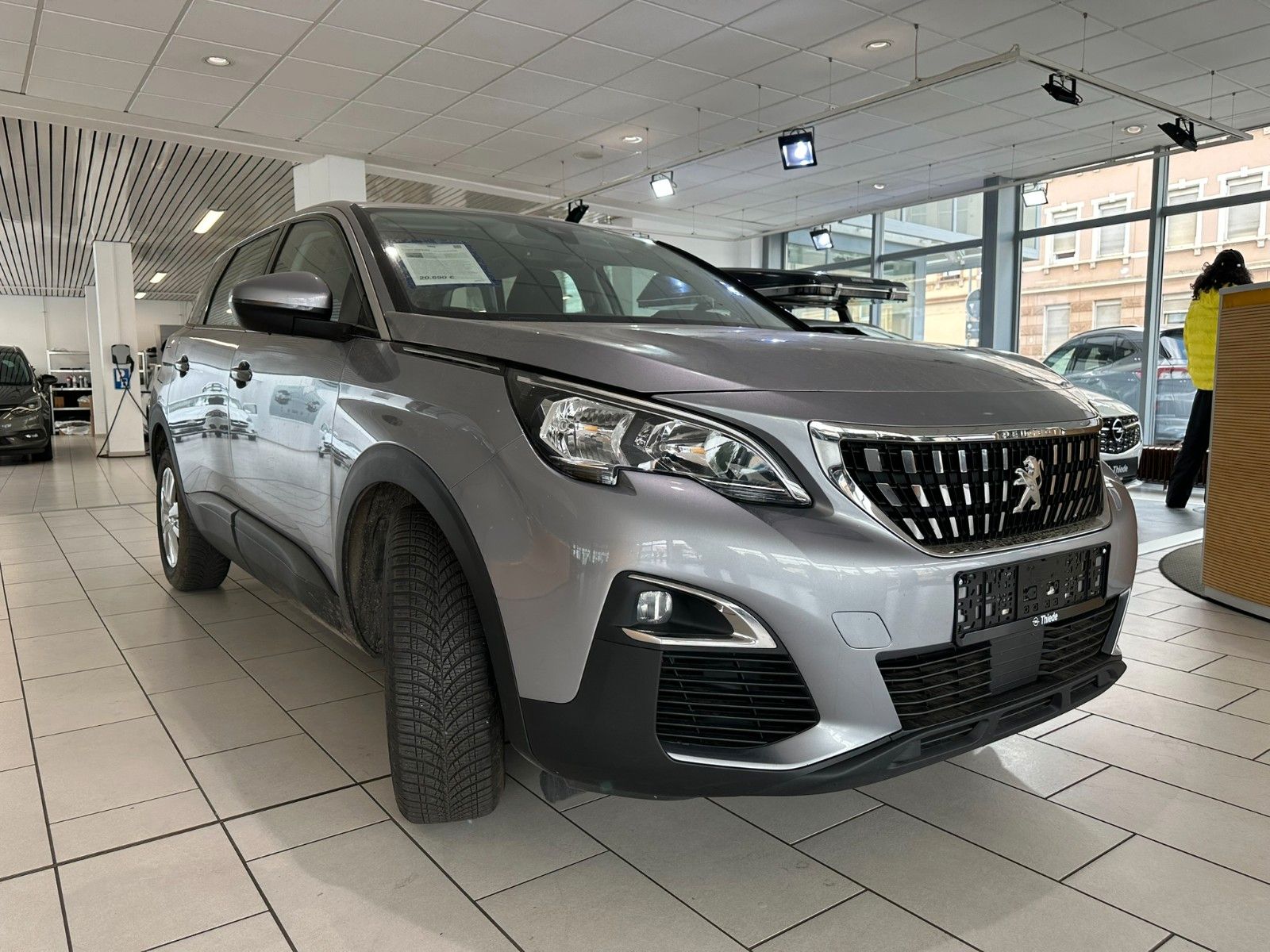 Fahrzeugabbildung Peugeot 5008 Active 1.5D NAVI/LED/PDC/TEMPOMAT