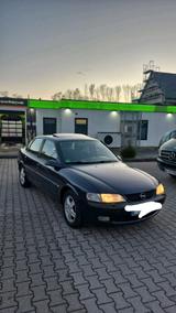 Opel Vectra 2.0l Klima Automatik erst 117.... - Opel Vectra Gebrauchtwagen in Dortmund