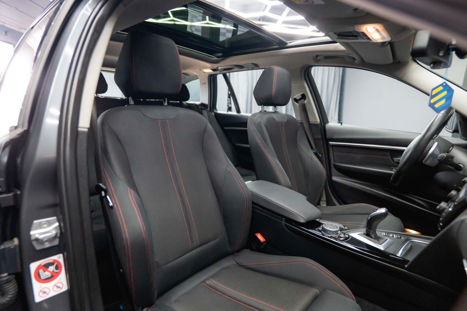 Fahrzeugabbildung BMW 335d xDrive Sport Line | LED | Pano | HUD | TÜV