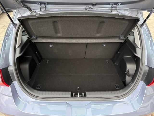 Fahrzeugabbildung Hyundai i20 Essential 1.0 T-GDI +CARPLAY+TEMPOMAT+SHZ+RF