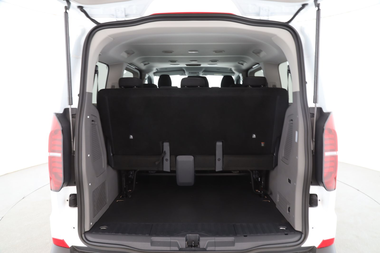 Volkswagen T7 Caravelle - Bild 8