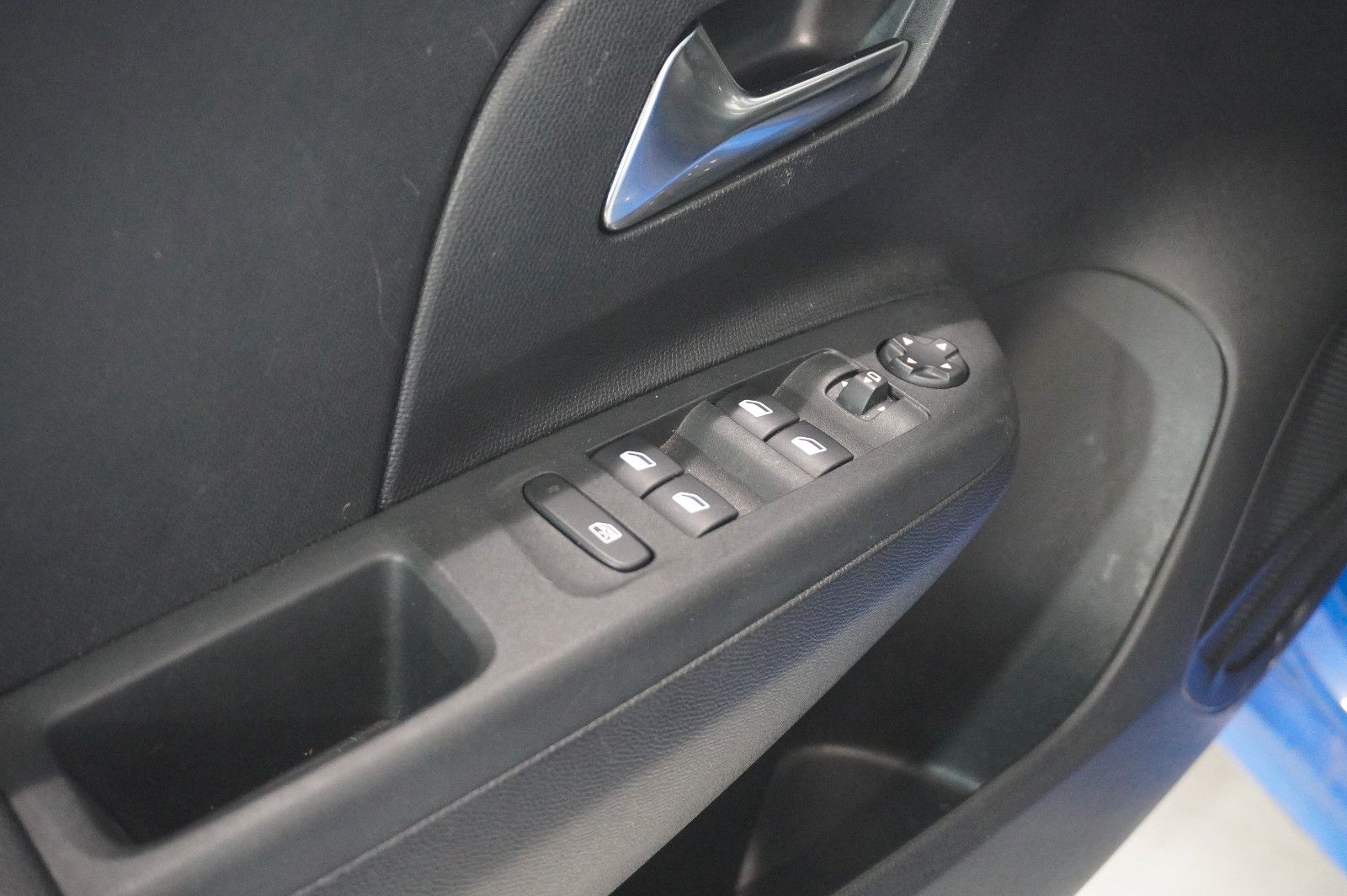 Fahrzeugabbildung Opel Corsa F 1.2 FACELIFT NAVI/LED/KAMERA/VIRTU./DAB+