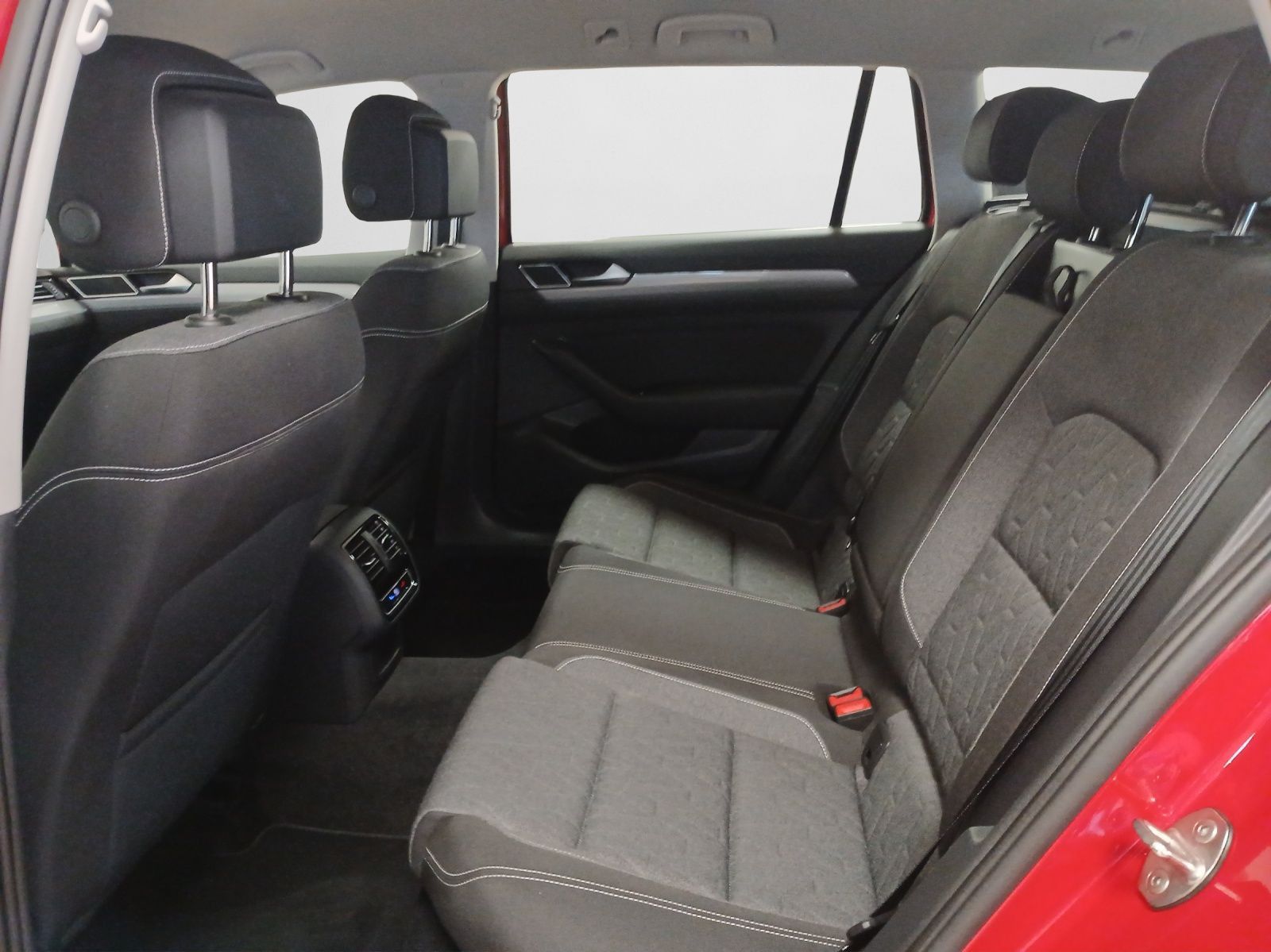 Volkswagen Passat Variant - Bild 15