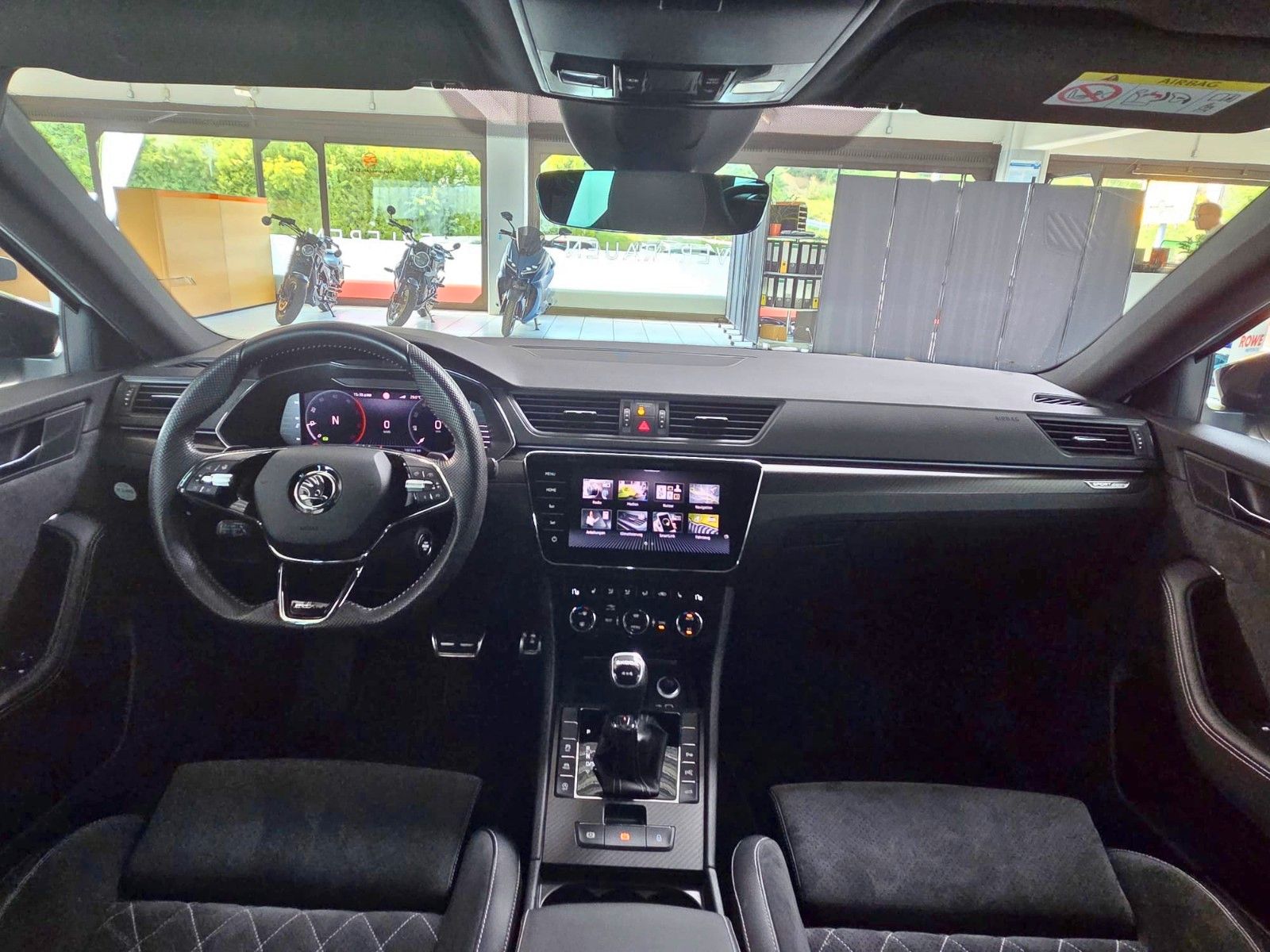 SKODA Superb — zdjęcie 13