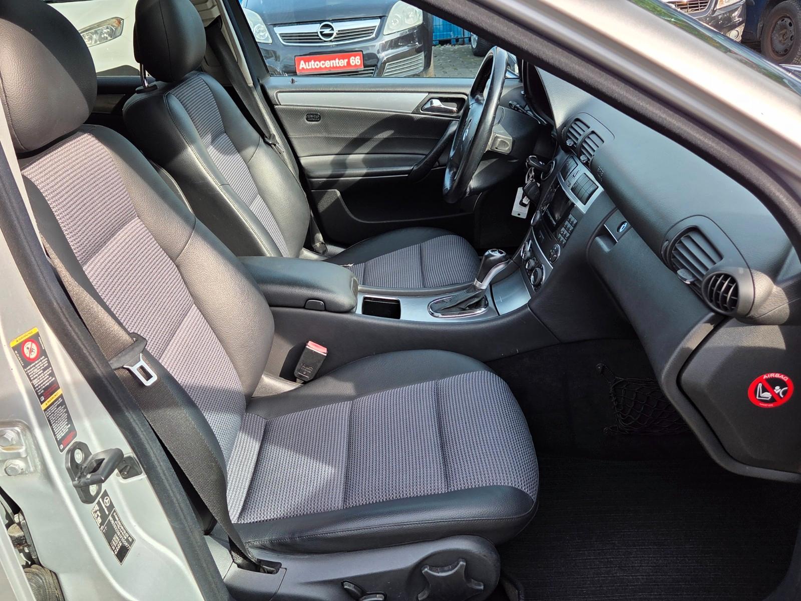Mercedes-Benz C220 2004 — photo 11