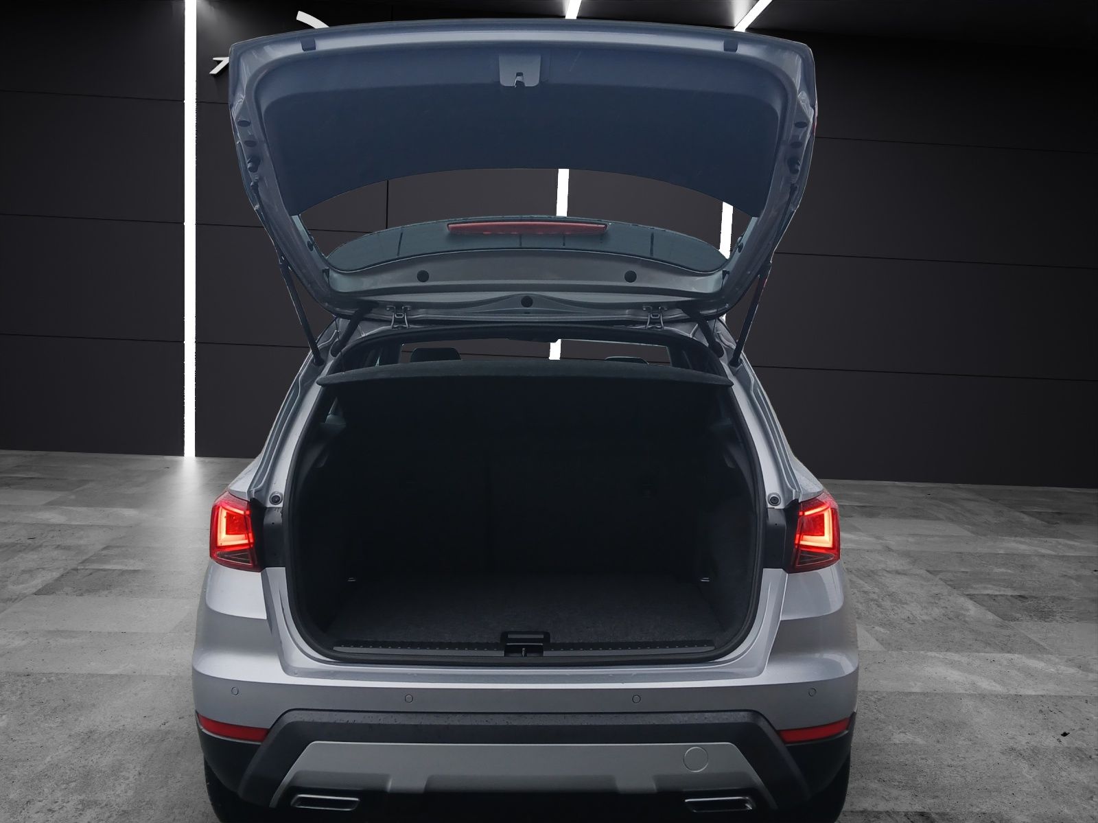 Fahrzeugabbildung SEAT Arona TSI FR-Line DSG LED Navi ACC Park-Assist S