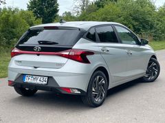 Fahrzeugabbildung Hyundai i20 1.0 T-GDI  Connect & Go *Navi*Sitzhzg*BOSE*