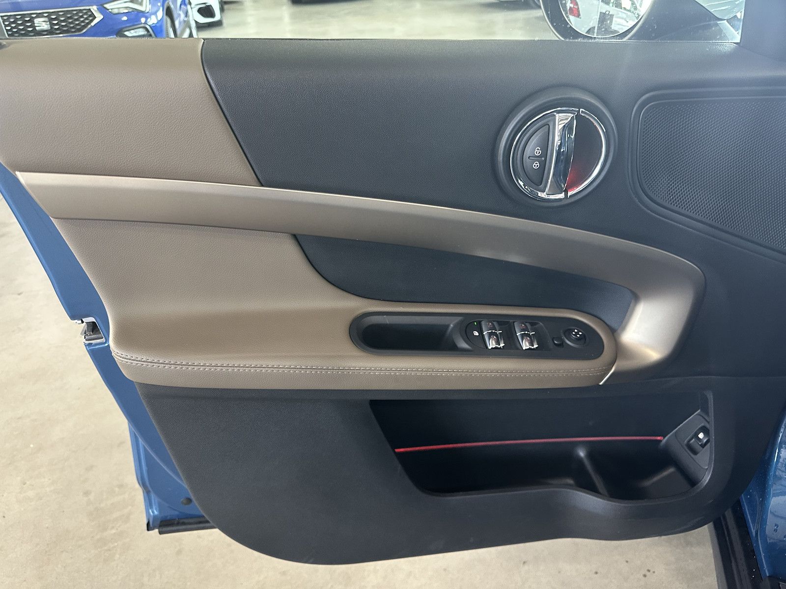 Fahrzeugabbildung MINI Cooper S Countryman S E ALL4/NAV/KAM/LED/Keyless