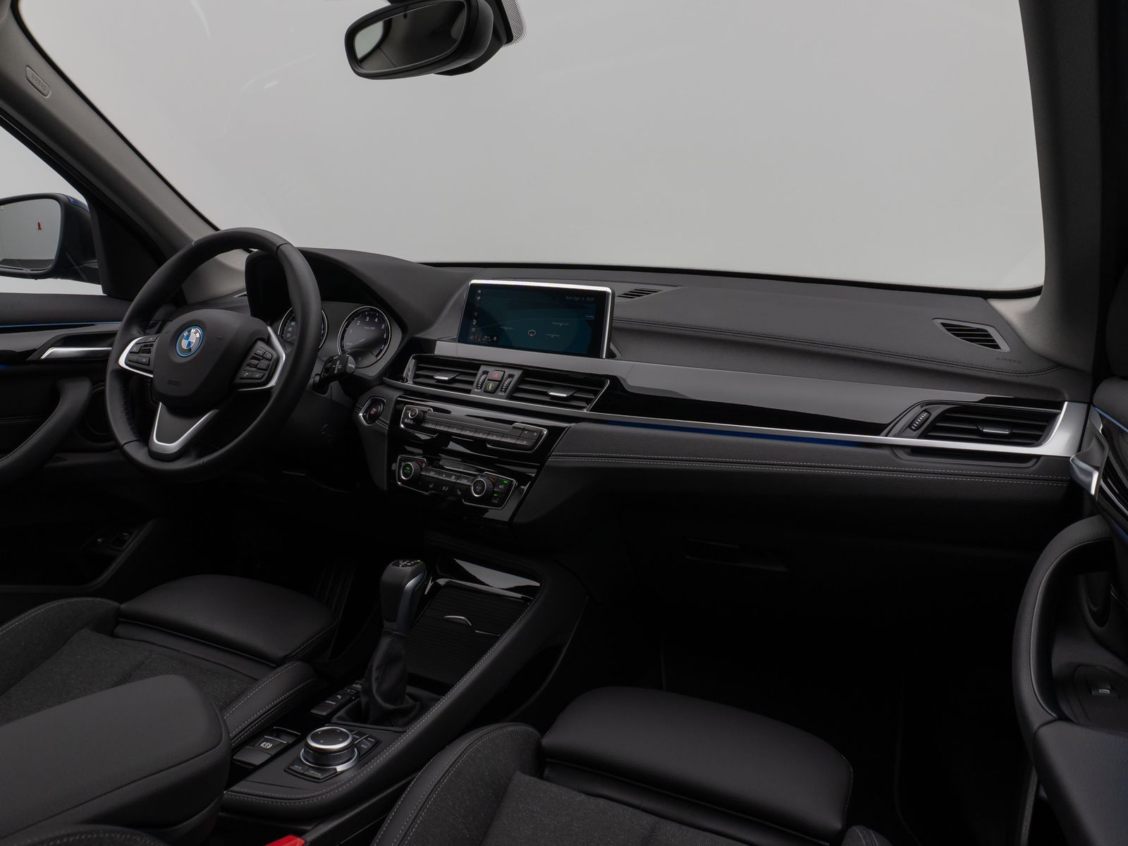 Fahrzeugabbildung BMW X1 xD25e Sport Line Kamera DAB Geschwindigkeitsr