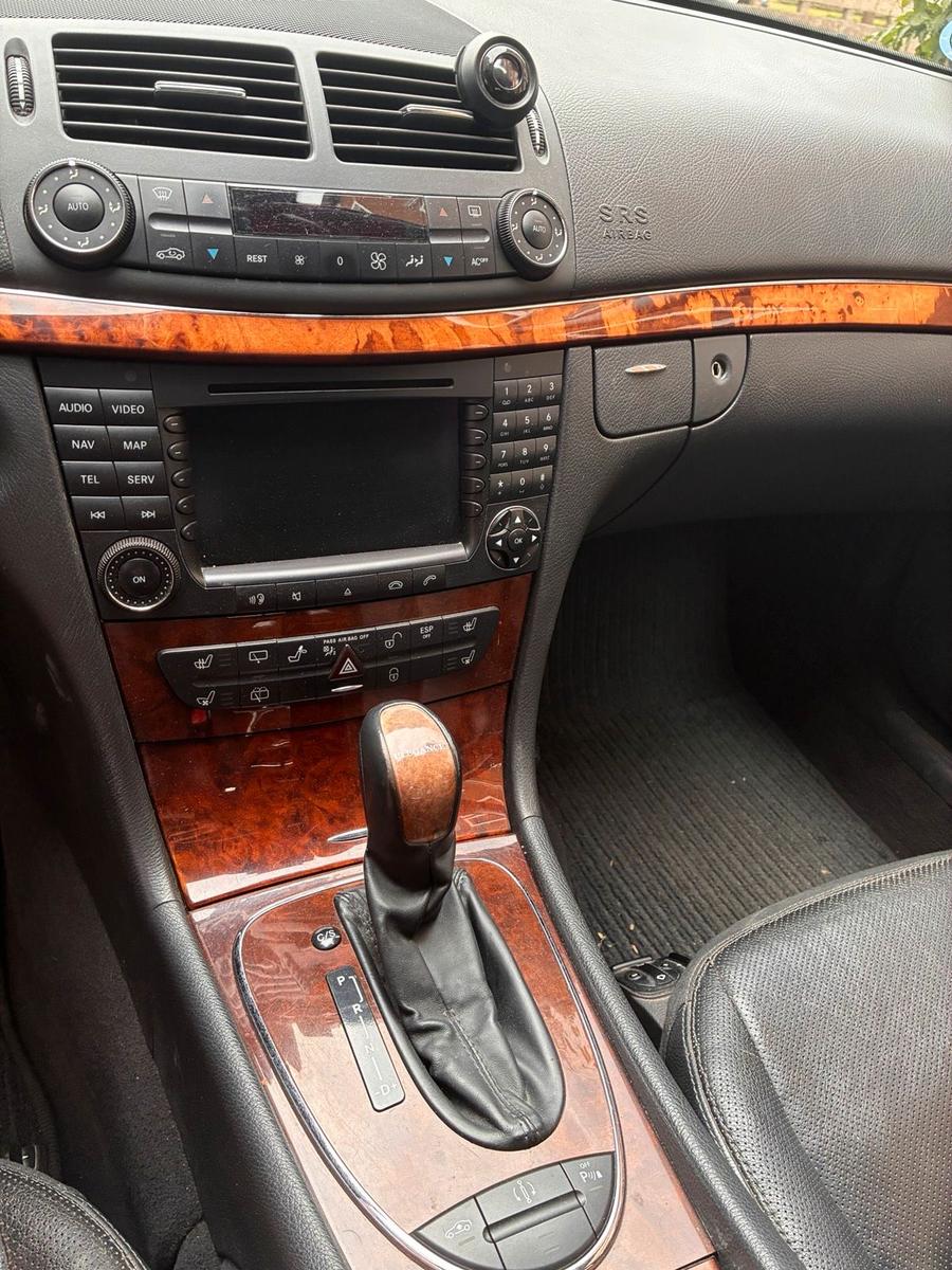 Mercedes-Benz E320 2004 — photo 7