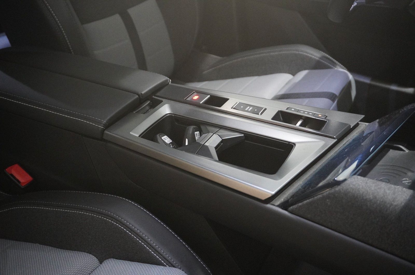 Fahrzeugabbildung Opel Grandland B 1.2 48V GS MHD LED-MATRIX/KAMERA/SHZ