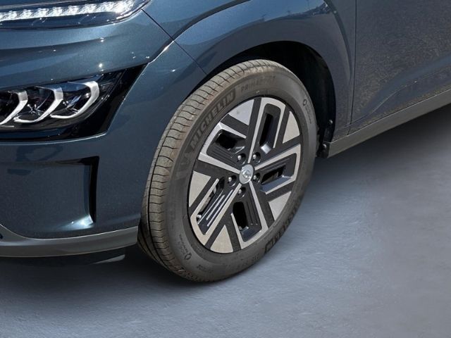 Fahrzeugabbildung Hyundai KONA Trend Elektro 2WD El. Panodach Navi Soundsy