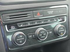Fahrzeugabbildung Volkswagen Golf Sportsvan 1.0 TSI Comfortline NAV*KAM*PANO