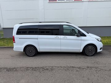 Mercedes V 220 - 8