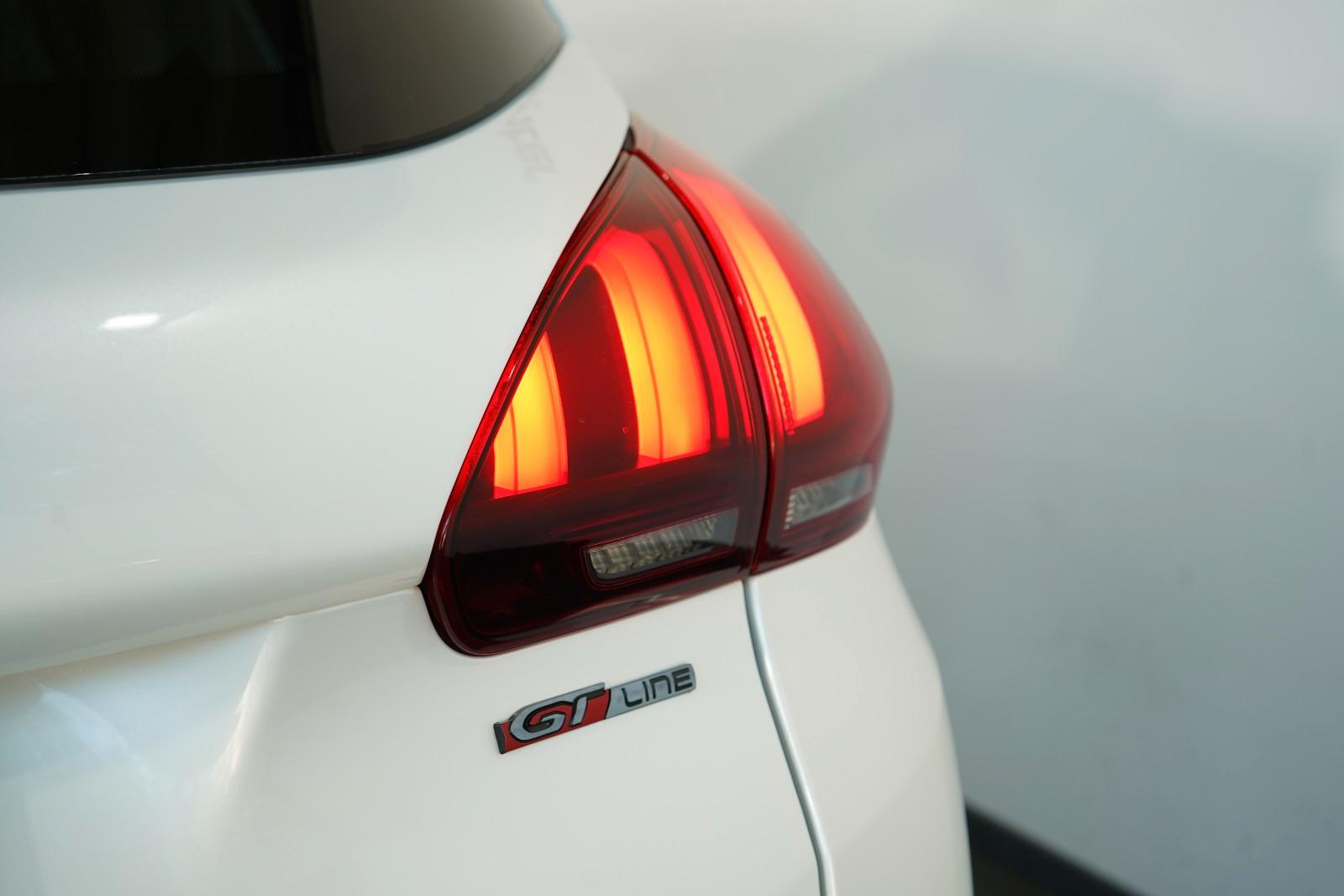 Peugeot 2008 Allure GT-LINE*Pano*Navi*Kam*18 Z.*Automat.