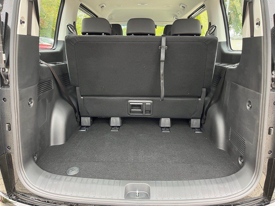 Fahrzeugabbildung Hyundai STARIA Hybrid 9-Sitzer TREND 18 Easy-Access-Pake