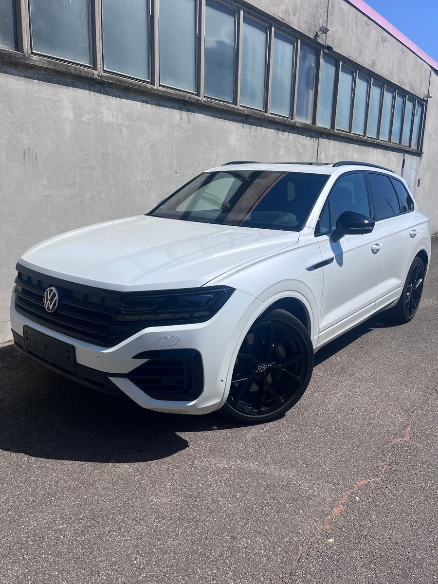 VW Touareg 3.0 V6 eHybrid 4MOTION R  Luft Stand HuD