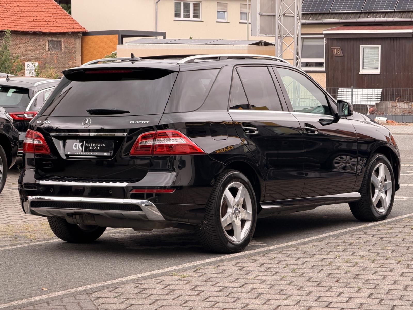Mercedes-Benz ML 350 ML BlueTec 4Matic AMG*Pano.*AHK*