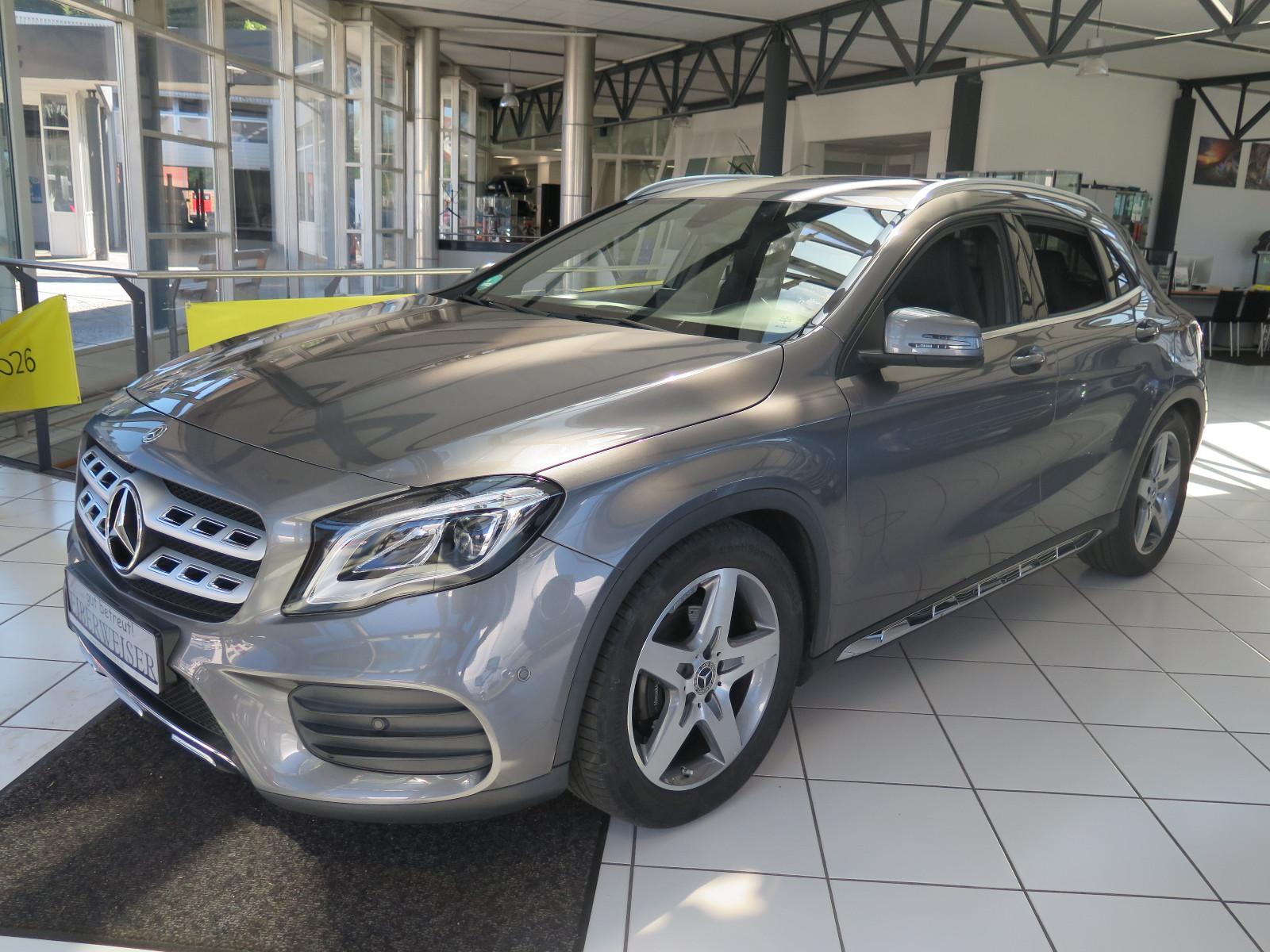 Mercedes-Benz GLA 180 7G-DCT AMG Line Navi SHZ Klima Parkassis