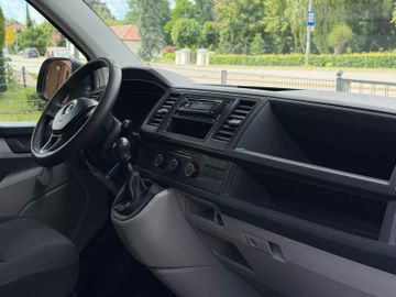 Volkswagen T6 Transporter - 12