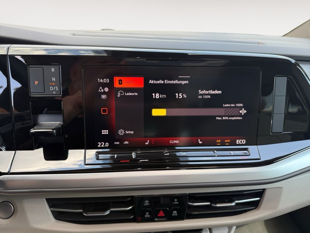 Fahrzeugabbildung Volkswagen T7 Multivan eHybrid 4MOTION LÜ Energy Panorama