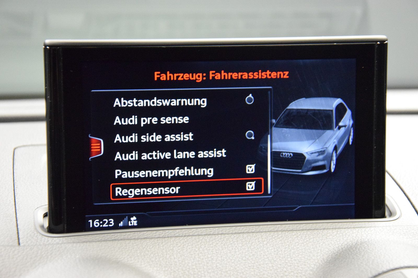 Fahrzeugabbildung Audi RS3 Sportback 2.5 TFSI quattro Pano Schale B&O