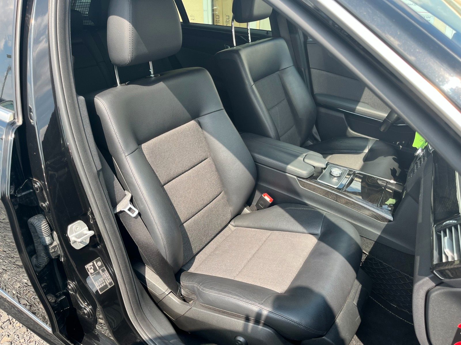 Fahrzeugabbildung Mercedes-Benz E 300 CDI Aut. AVANTGARDE Navi Xenon Leder AHK