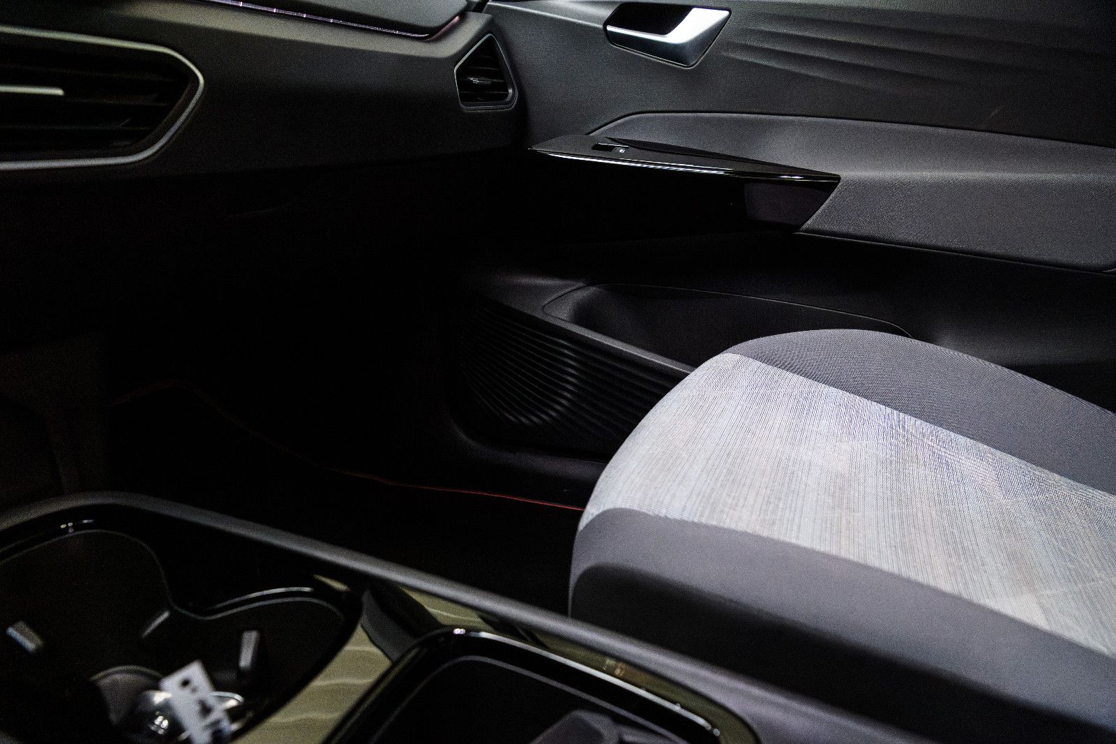 Fahrzeugabbildung Volkswagen ID.3 Pure Performance LED+NAVI+PDC+APP+GJ-REIFEN