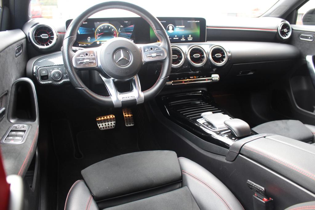 Mercedes-Benz A 35 AMG