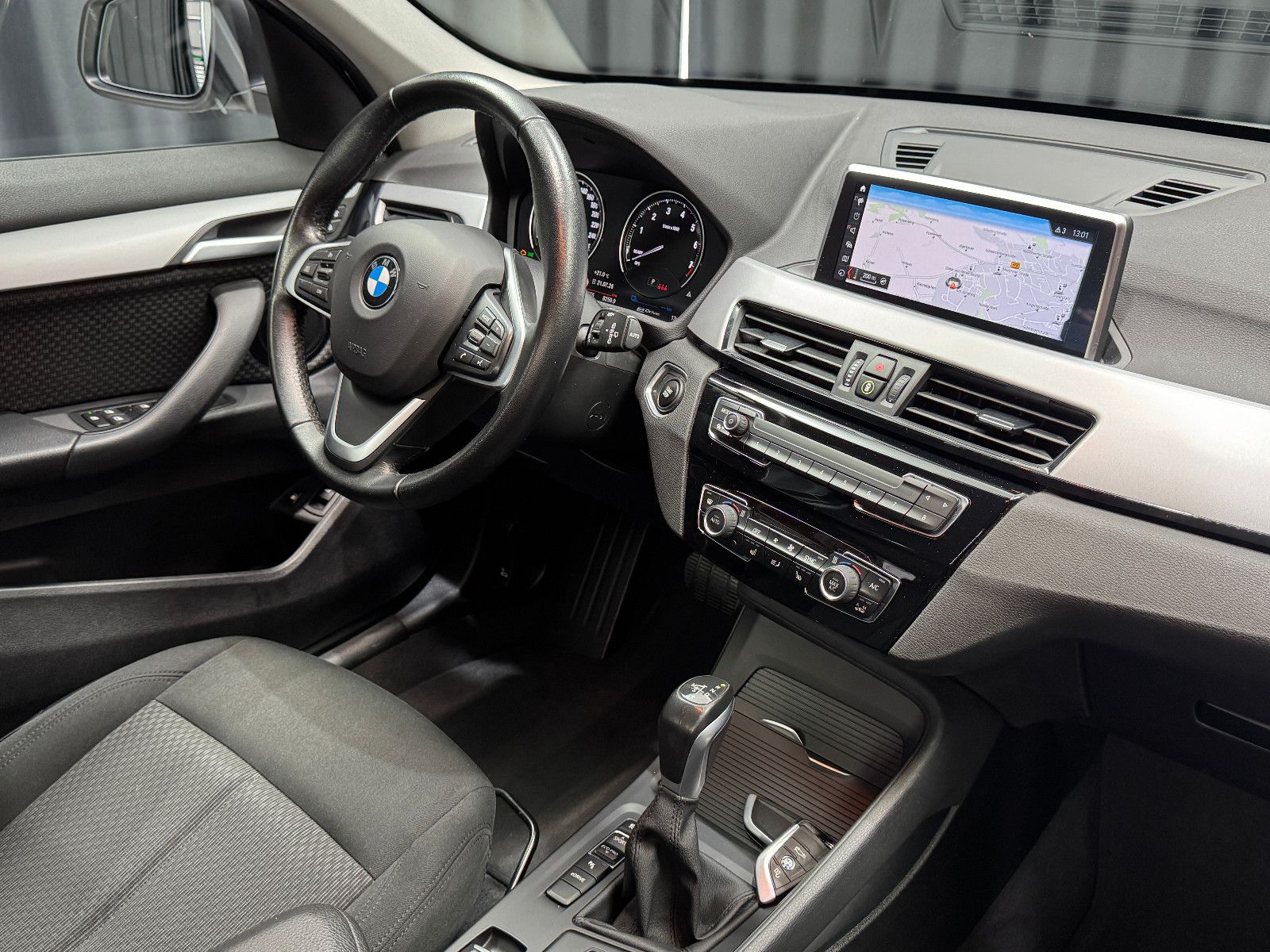 Fahrzeugabbildung BMW X1 xDrive 25e Advantage |AHK|PANO|AUTOMATIK|LED