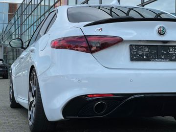 Alfa-Romeo Giulia - 7