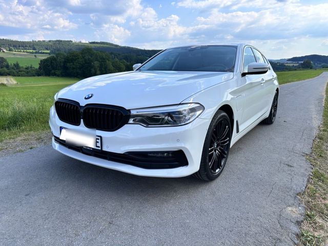 BMW 530e iPerformance VOLL LED Luxury Line...