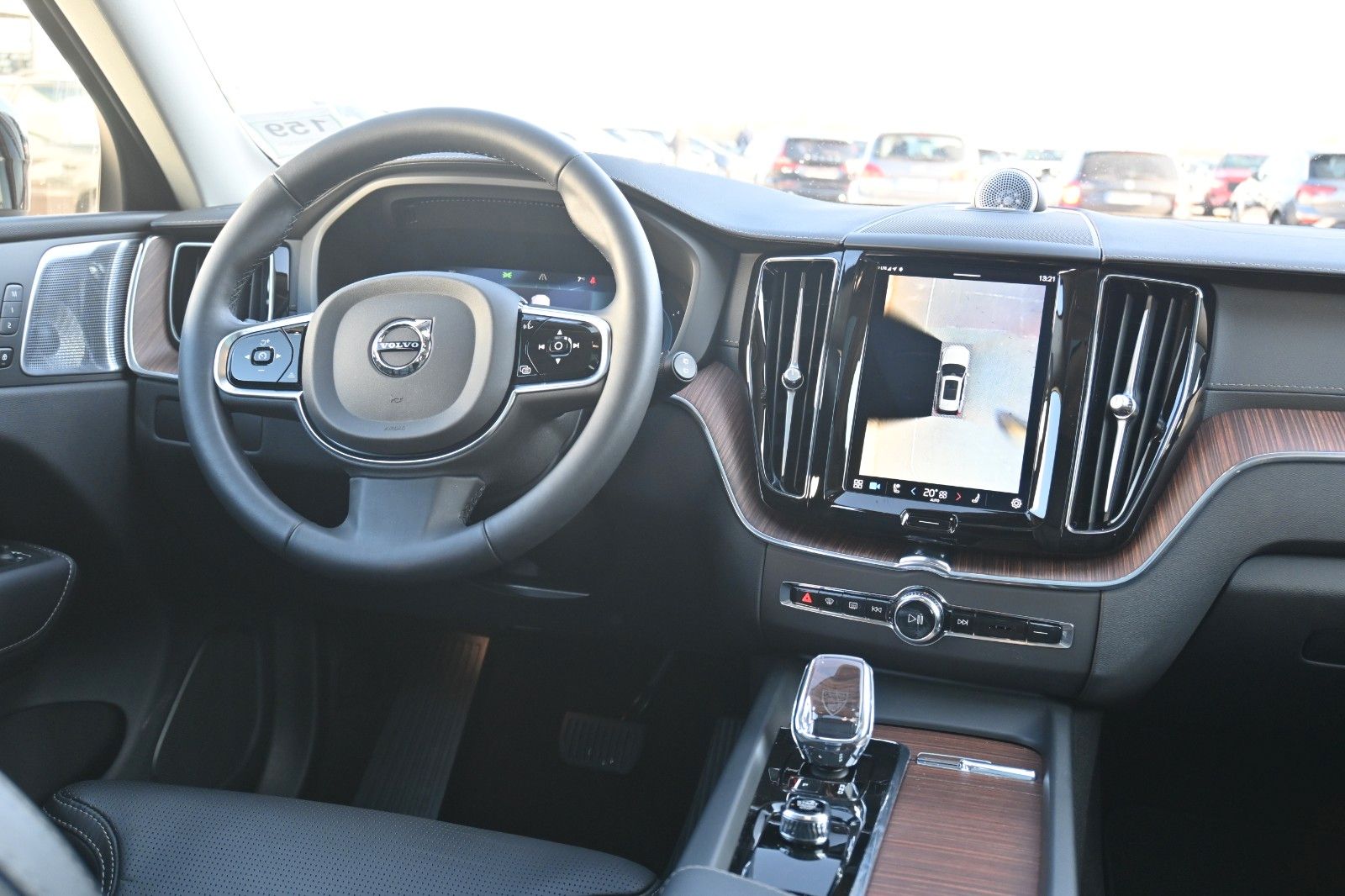 Fahrzeugabbildung Volvo XC60 Ultimate Dark AWD*MASS*LUFT*B&W*NAV*HUD*ACC