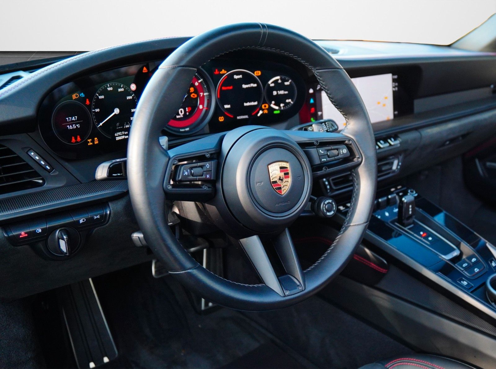 Fahrzeugabbildung Porsche CARRERA 4 GTS CABRIO CARBON BOSE KAM RACETEX
