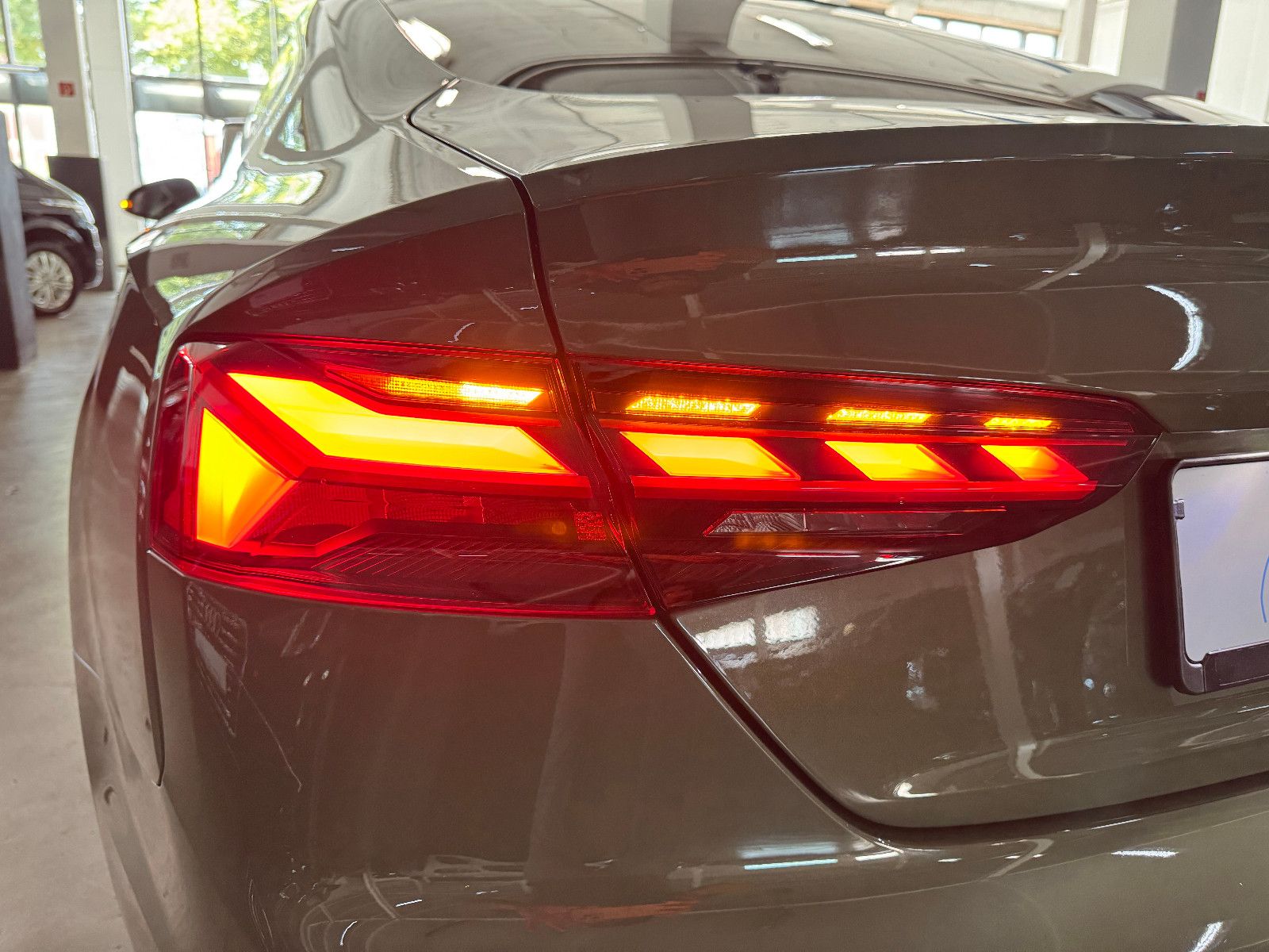 Fahrzeugabbildung Audi A5 SP S-TRONIC SONDERLACKIERUNG S-LINE MEGA VOLL