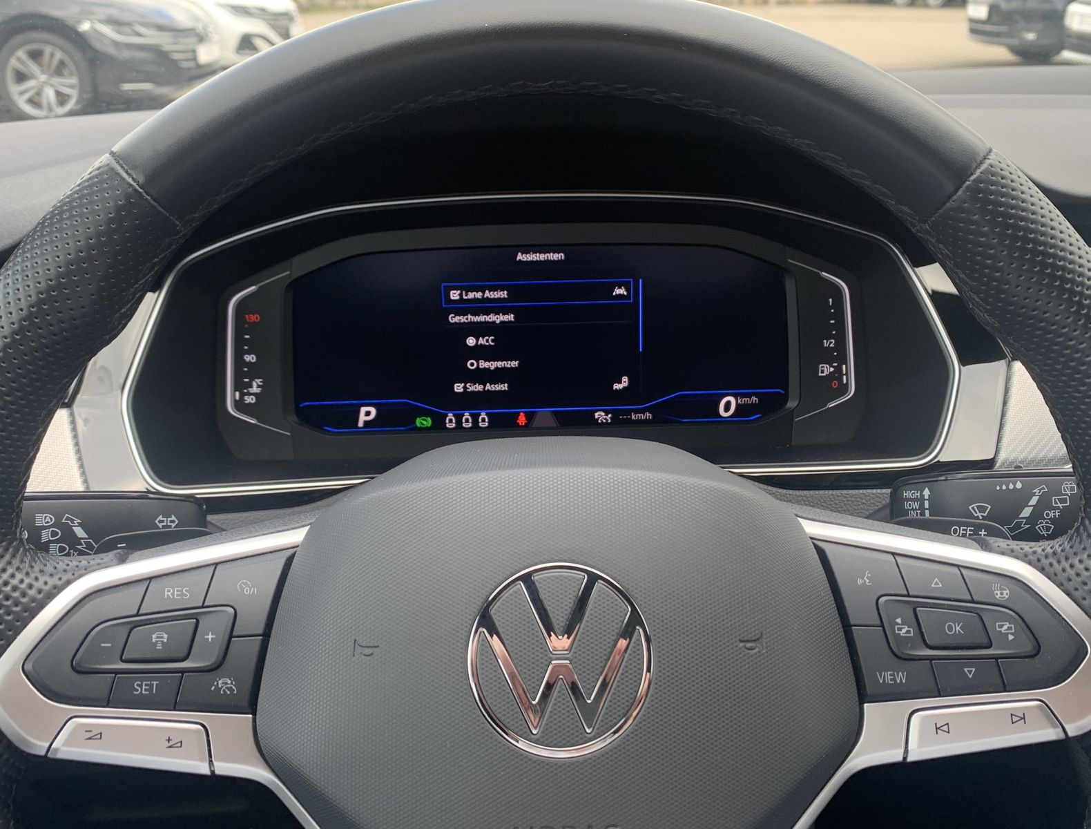 Fahrzeugabbildung Volkswagen Passat Variant 2.0 TDI*R-Line*4Motion*Leder*AHK*