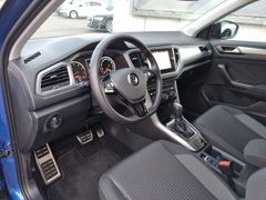 Fahrzeugabbildung Volkswagen T-Roc 1.5 TSI DSG Active NAVI SHZ PDC APP DAB+