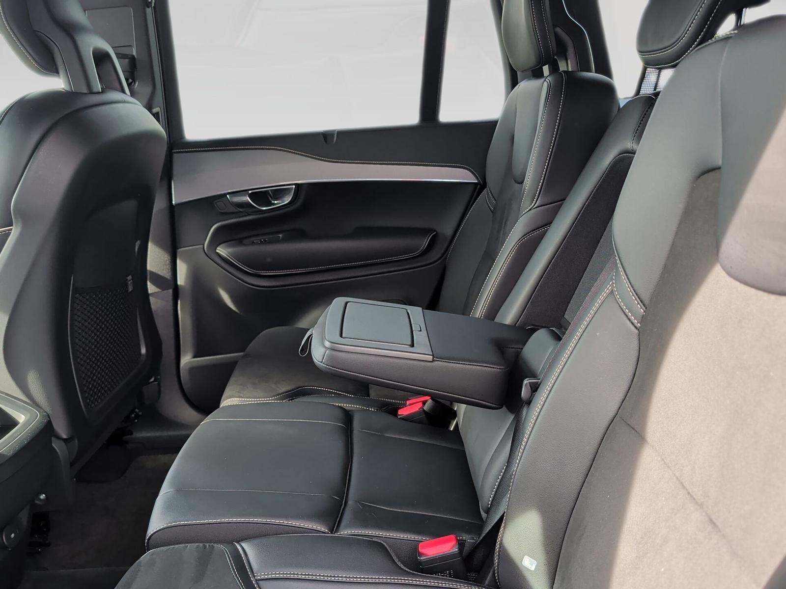 Volvo XC90 B5 AWD R Design AHK+ACC+Kamera+22Zoll