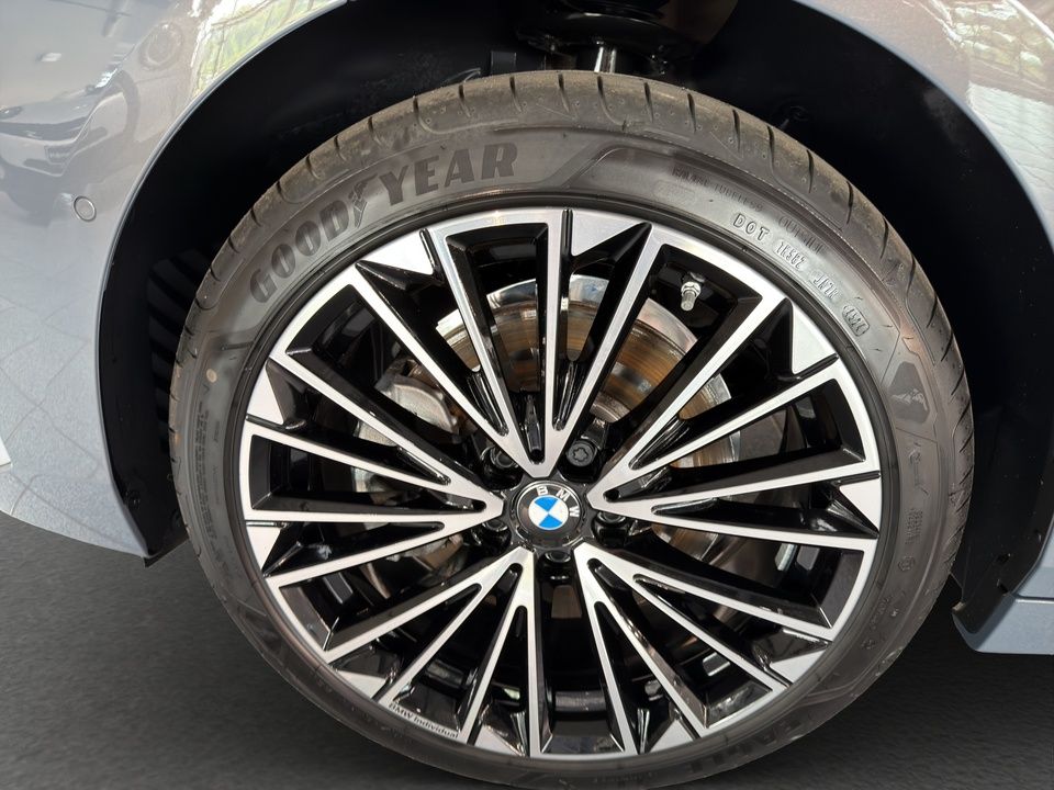 BMW 223 Active Tourer - Bild 9