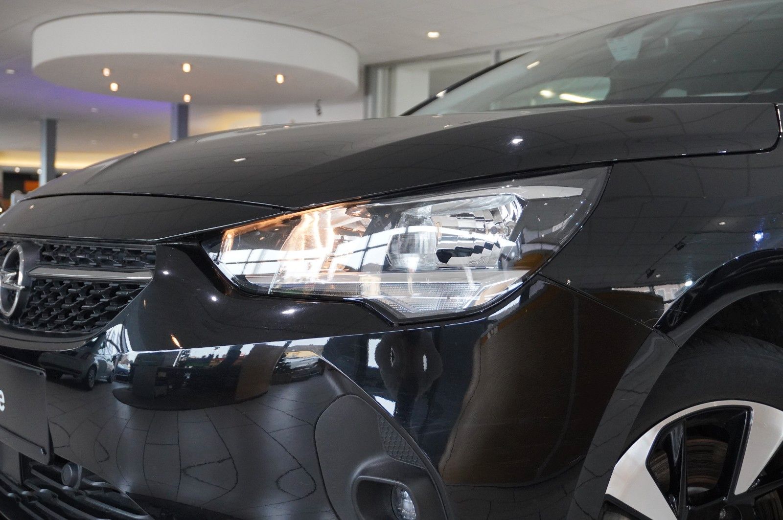 Fahrzeugabbildung Opel Corsa-e ELEKTRO 1-PHASIG NAVI/DAB/KAMEERA/VIRTU.