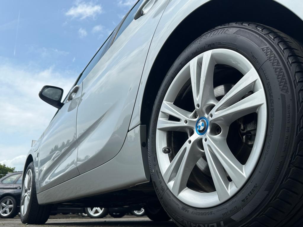 BMW 225
