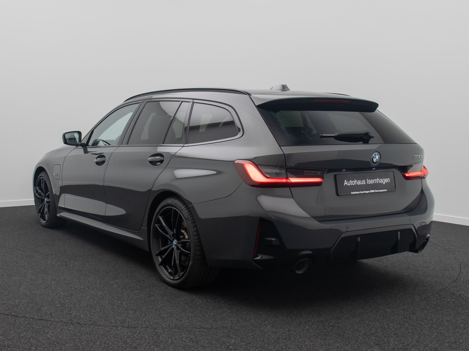 Fahrzeugabbildung BMW 330e M Sport DAB FernlichtAs HiFi Cockpit+19Zoll