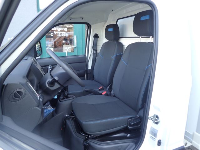 Fahrzeugabbildung Piaggio Porter NP6 LR SW LPG TOP Kofferaufbau 307Radstan