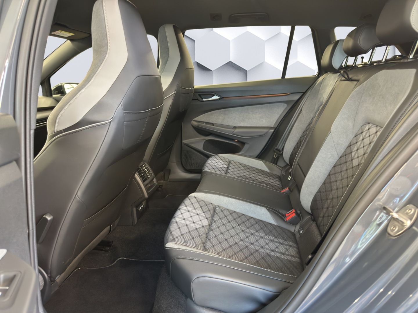 Golf Variant Mildhybrid VIII 1.5 eTSI R-Line DSG