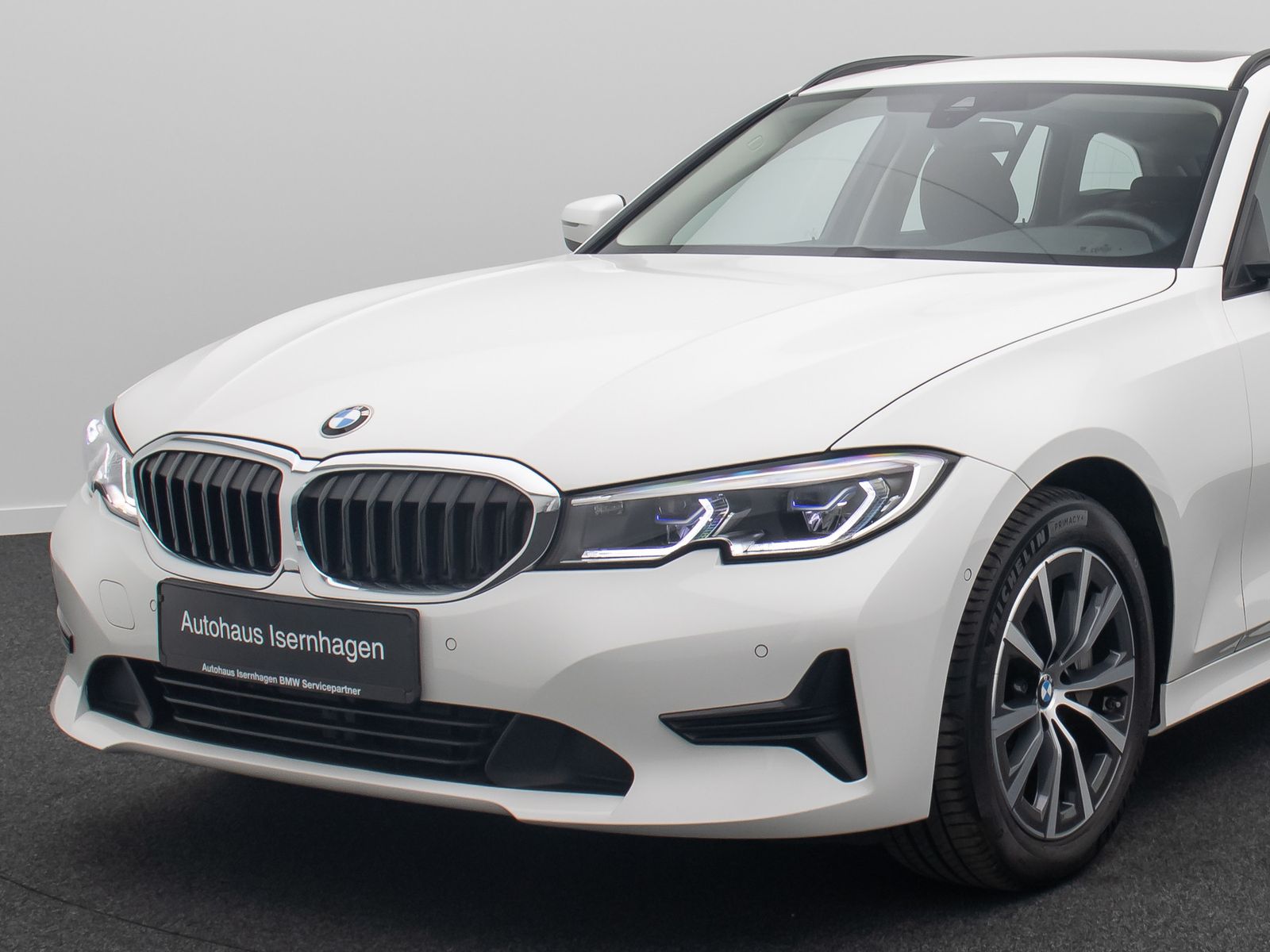 Fahrzeugabbildung BMW 330i AHK Kamera DAB Laser Panorama M Sport HIFi