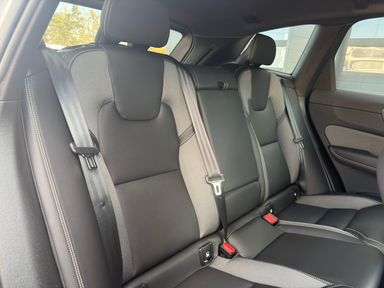 Fahrzeugabbildung Volvo XC60 B4D AWD Plus Dark*STDHZG*360°ACC