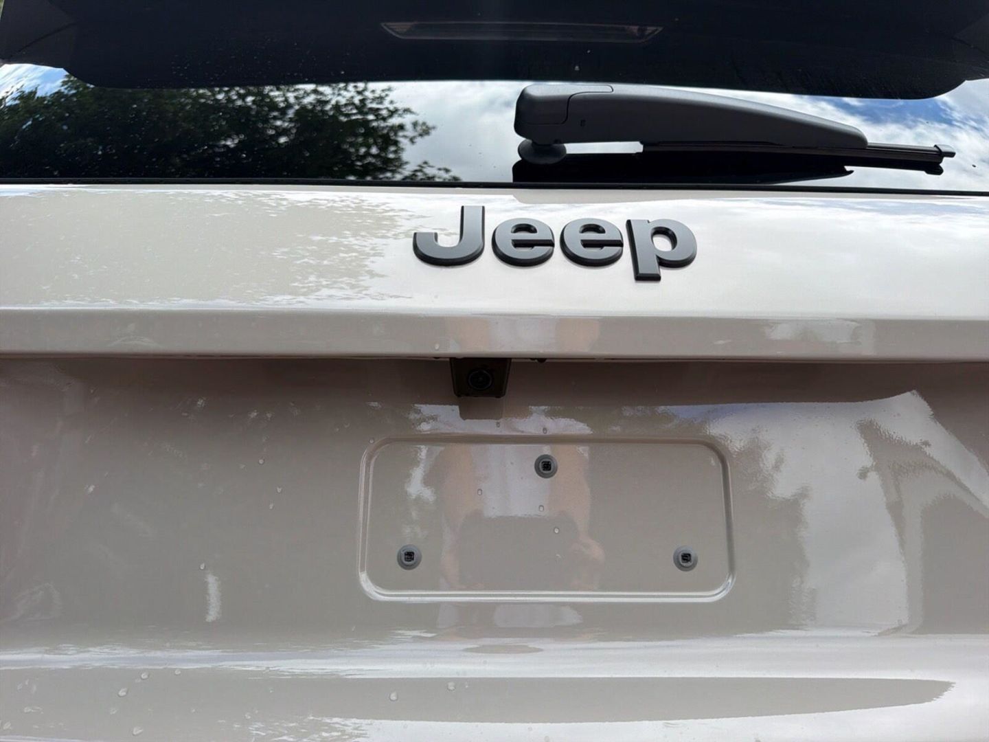 Fahrzeugabbildung Jeep Avenger Black Edition 1.2 MHEV -Panoramadach-MY2