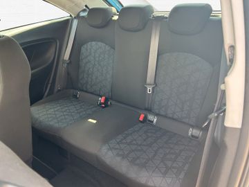 Fotografie des Opel Corsa E 120 Jahre Kamera Carplay Sitzh.